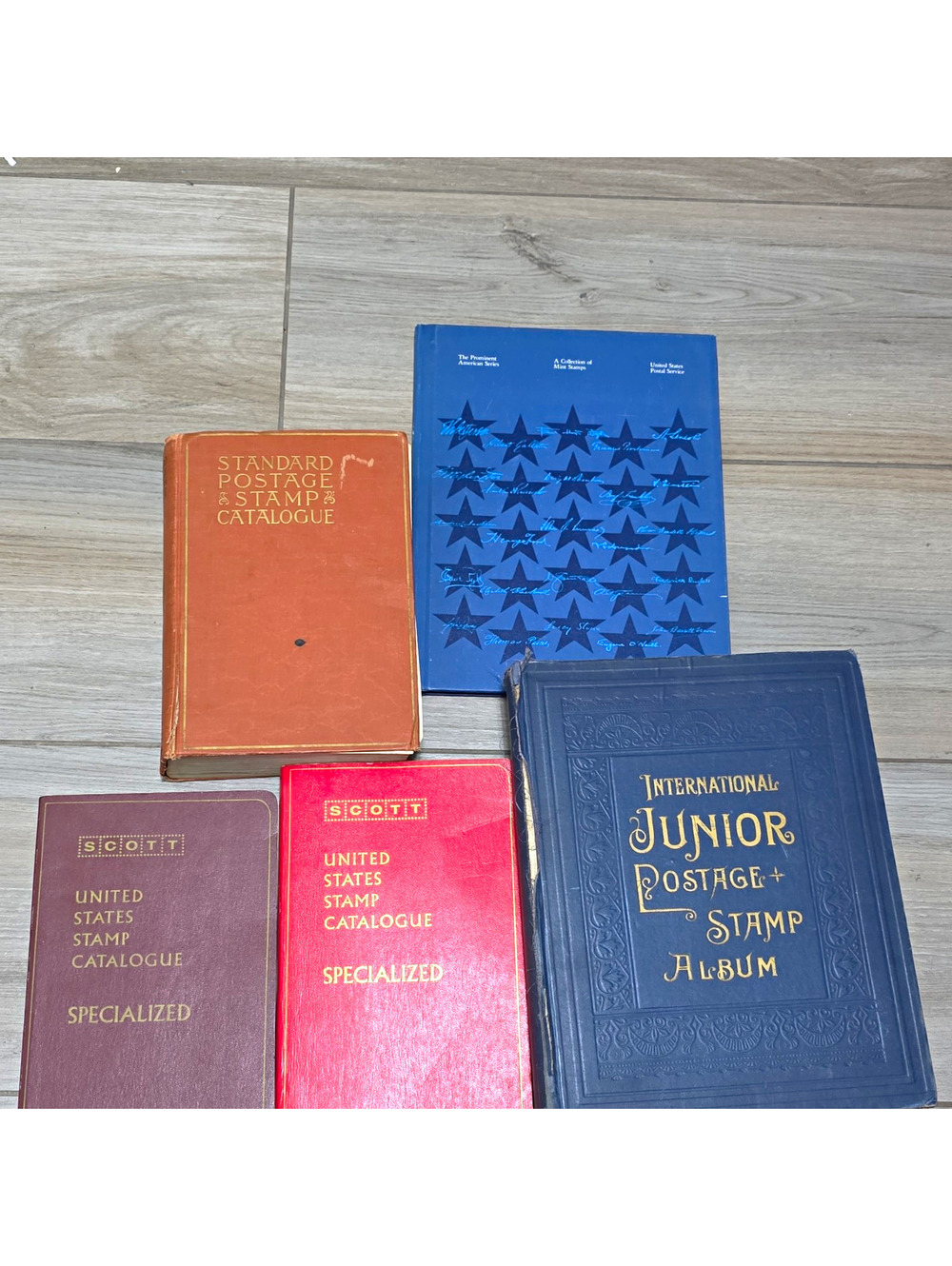 Scott Stamp Catalogue Lot: U.S. Specialized & Junior International Stamp Album